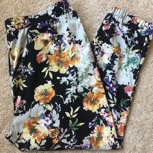 Buffalo brand FUN, light weight floral pants